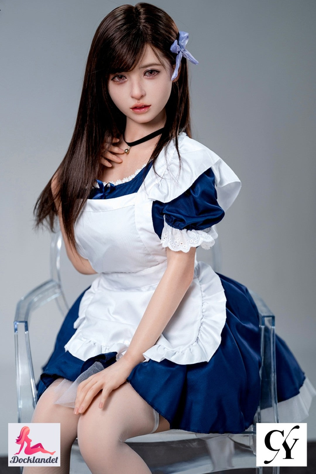 TOP CYDOLL Koharu 157 cm med petit kropp, D-kupa och naturtrogen silikon hud, sittande pose som visar realistiska kurvor och mjuka detaljer.