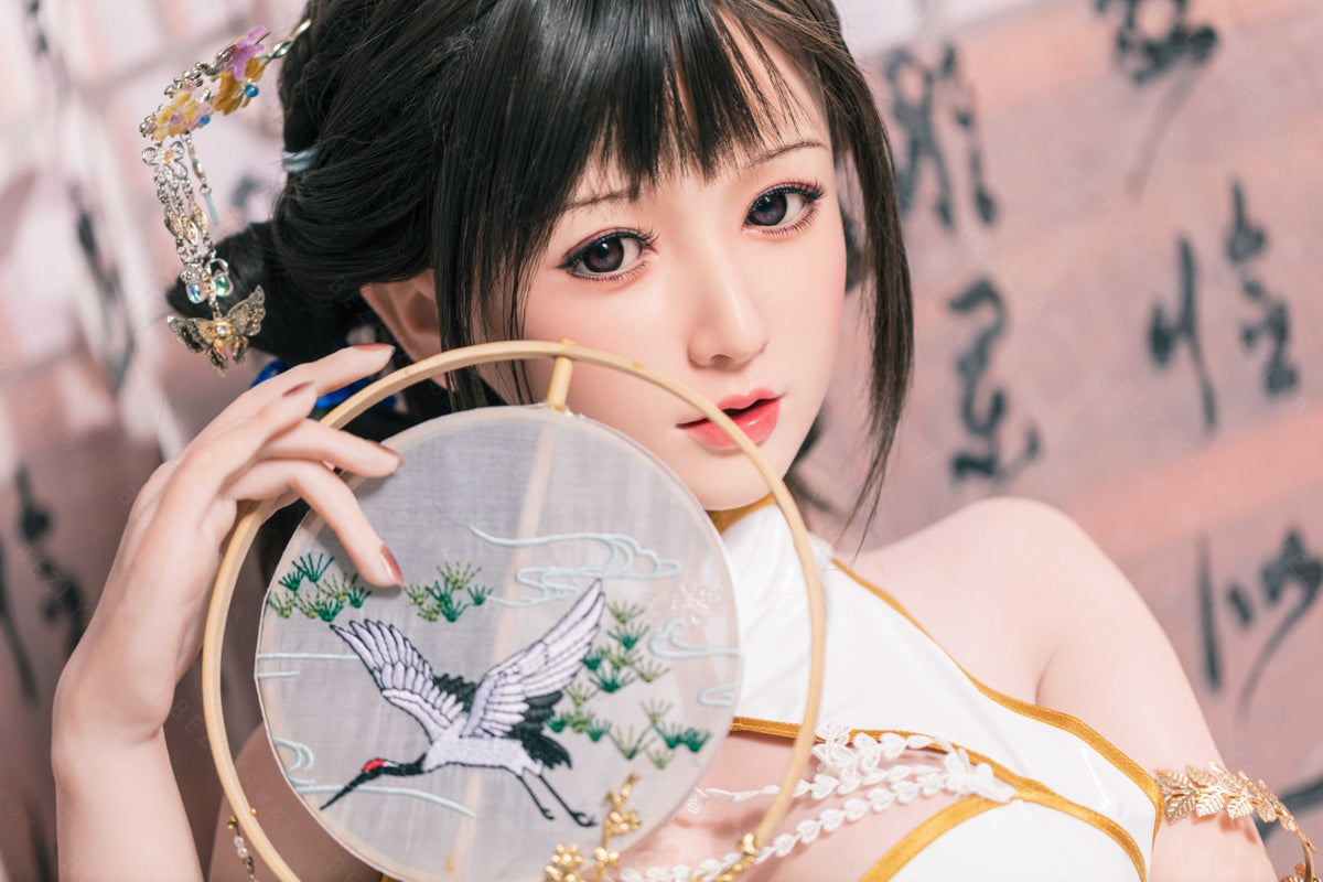 Platycodon-sekspop (Bezlya Doll 155 cm E-cup 2.2CF siliconen)