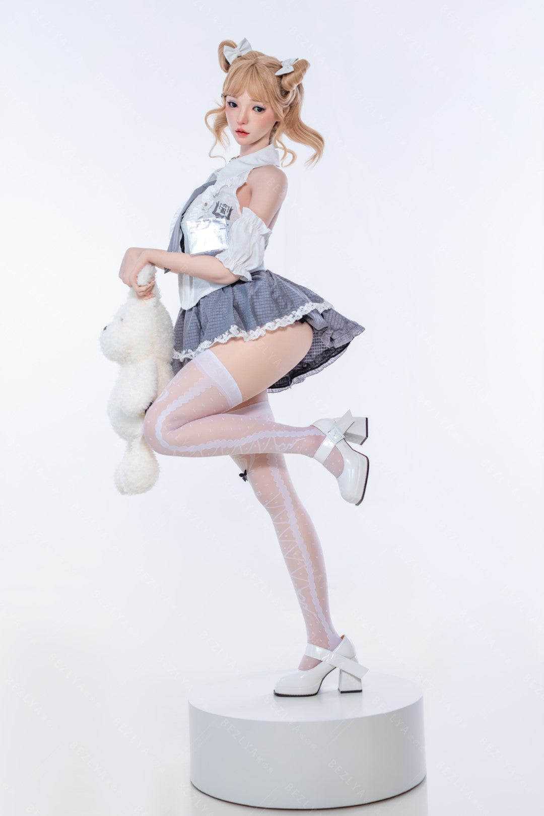 Albizia-sekspop (Bezlya Doll 155 cm E-cup 2.2CF siliconen)