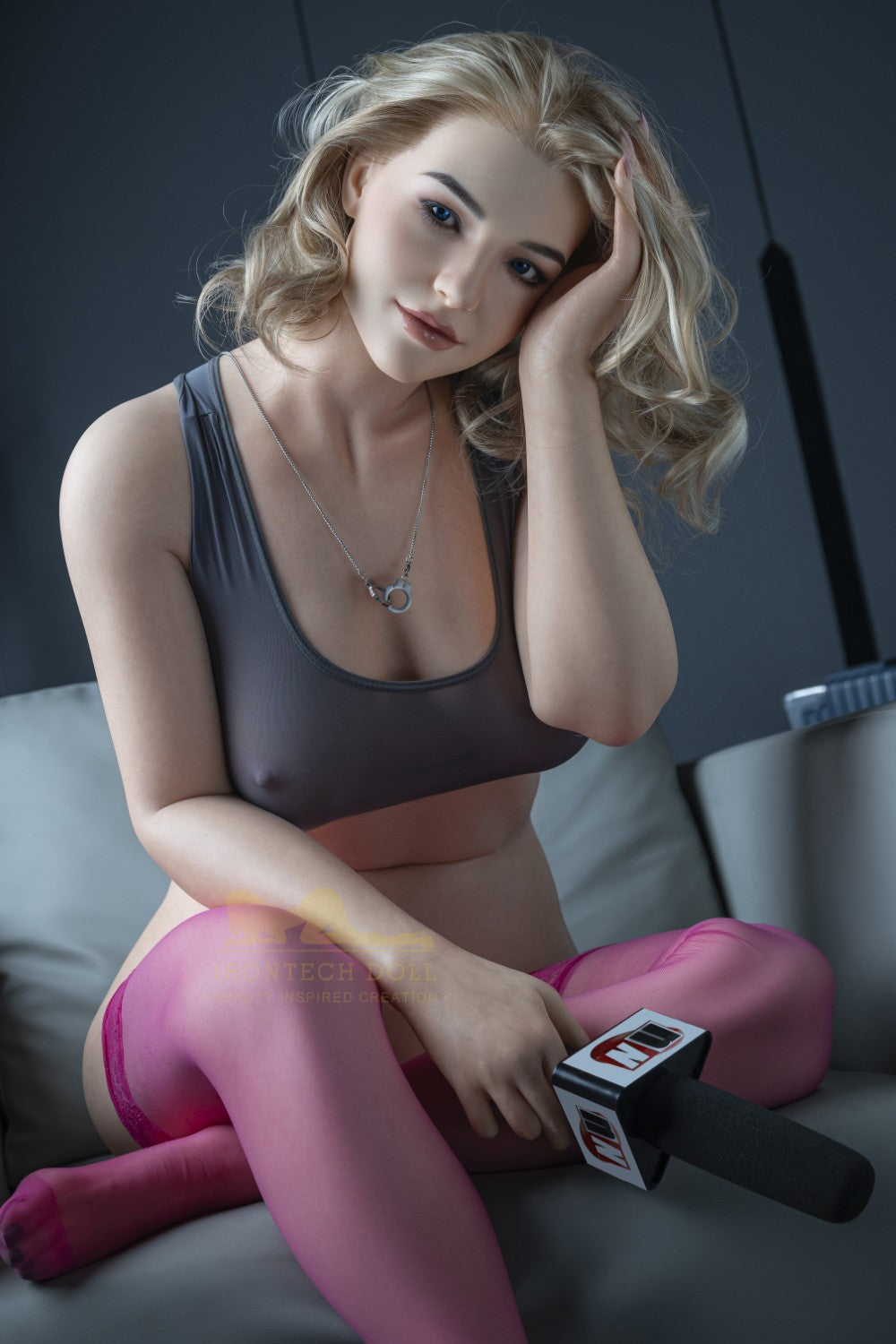 Eila Adams pornoster sekspop (Irontech Doll 160 cm C-cup siliconen)