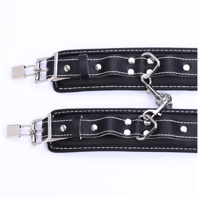 BDSM Kit - Handboei, zweep, riem, gagball, oogmasker (ingesteld met 9 delen)