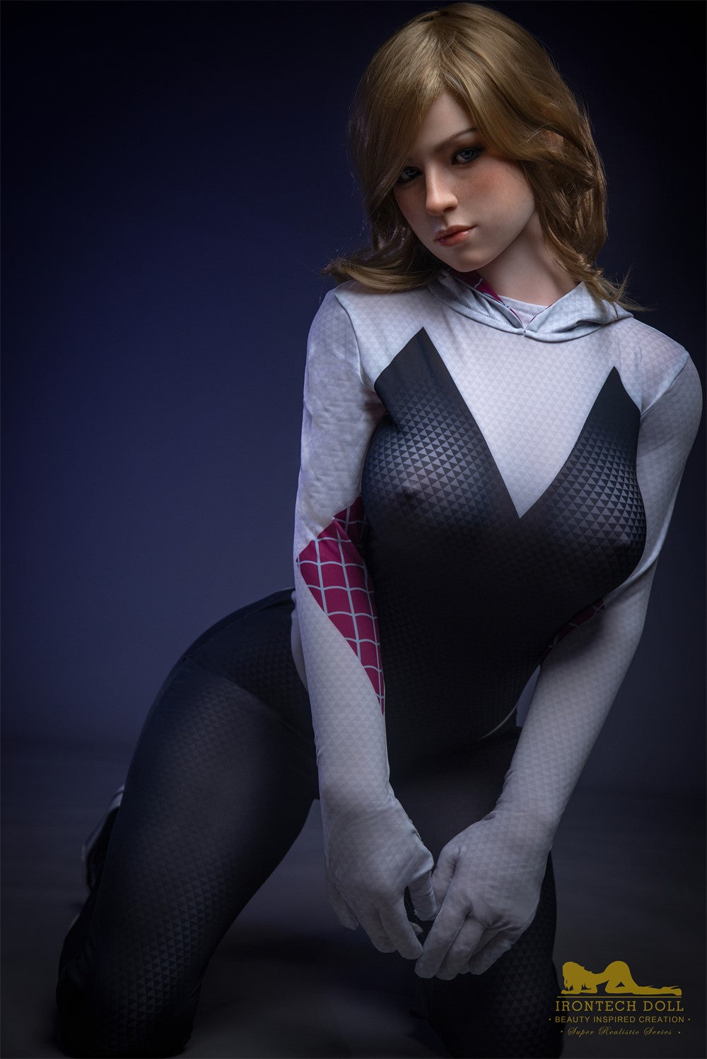Gwen Sex Doll (Irontech Doll 167 cm e-cup S38 siliconen)