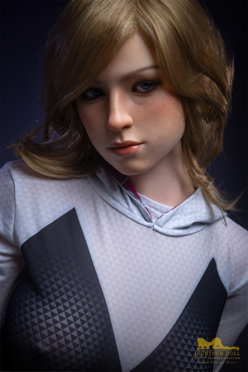 Gwen Sex Doll (Irontech Doll 167 cm e-cup S38 siliconen)