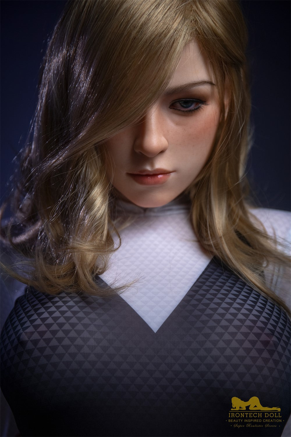 Gwen Sex Doll (Irontech Doll 167 cm e-cup S38 siliconen)