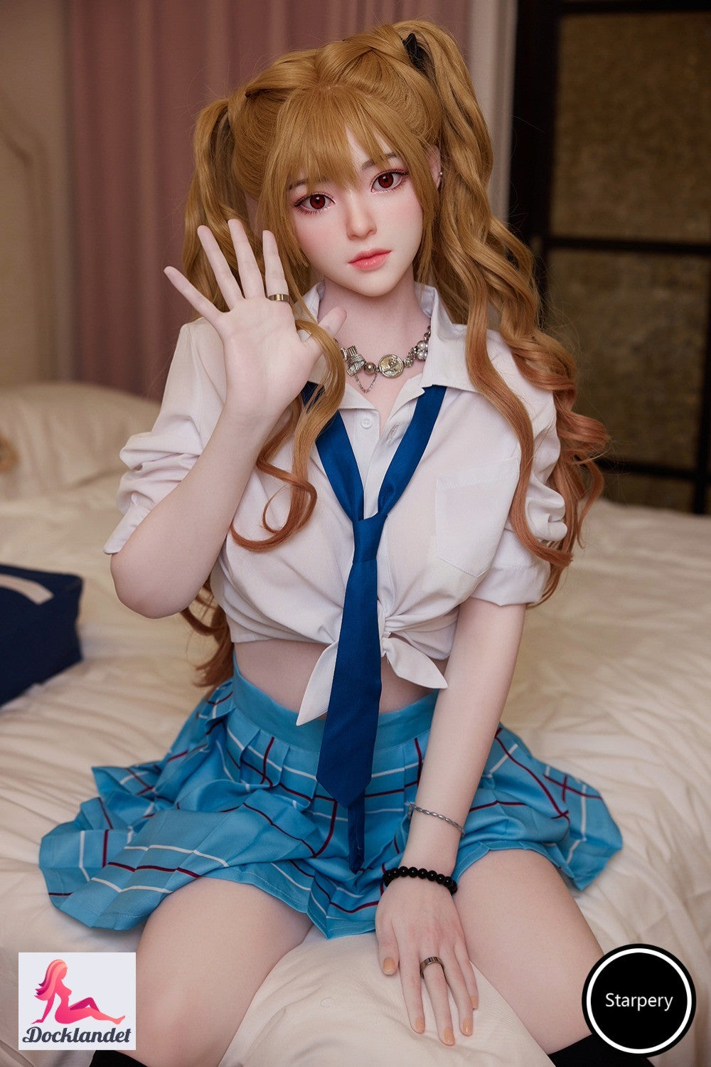 Asuka är en extremt realistisk asiatisk sexdocka från kända märket Starpery. En härligt kurvig sexdocka på 163 cm med C-kupa gjord i både TPE och silikon för en så realistisk upplevelse som möjligt. Dockor från Starpery går att uppgradera till helt i silikon och även till RST silikon (real skin texture).&nbsp;