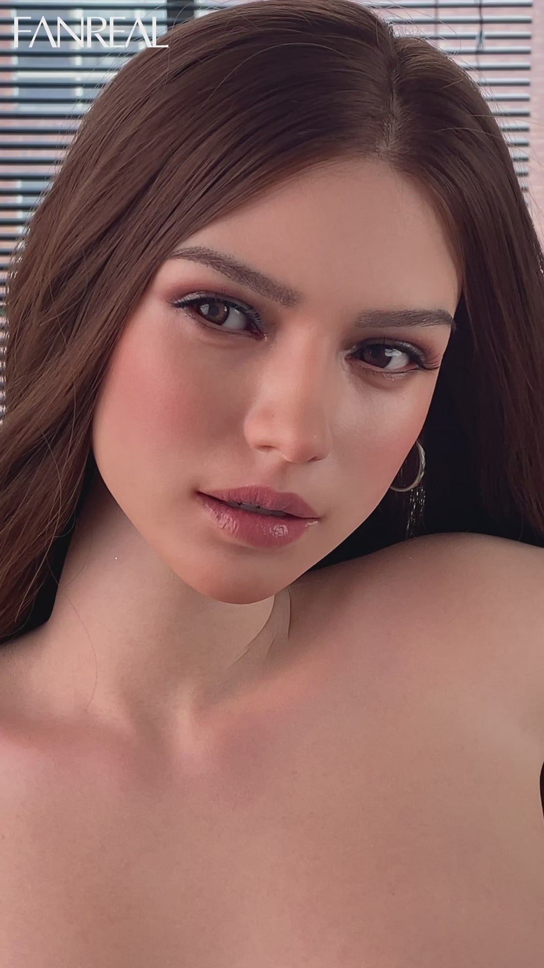 Mirella-sekspop (FanReal Doll 166 cm J-cup siliconen)