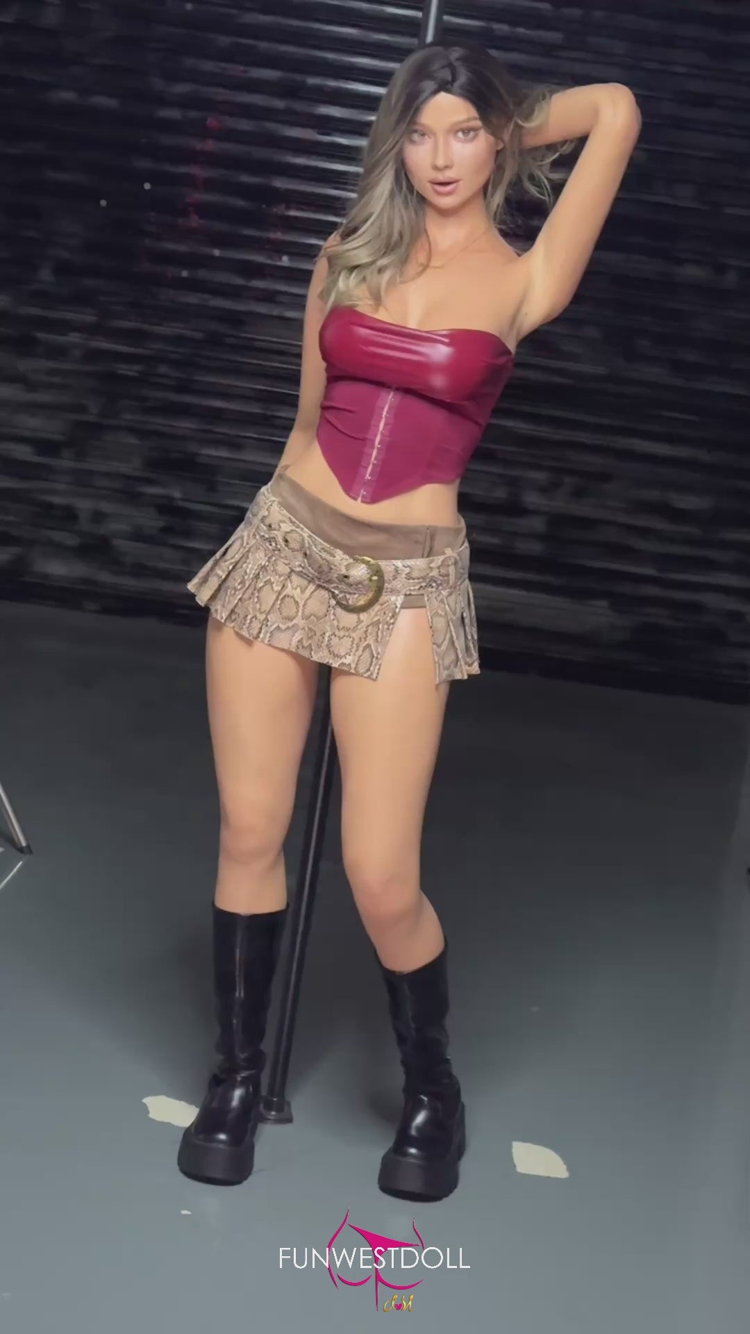 Roos sekspop (FunWest Doll 168 cm D-cup #043SJ RST Siliconen)