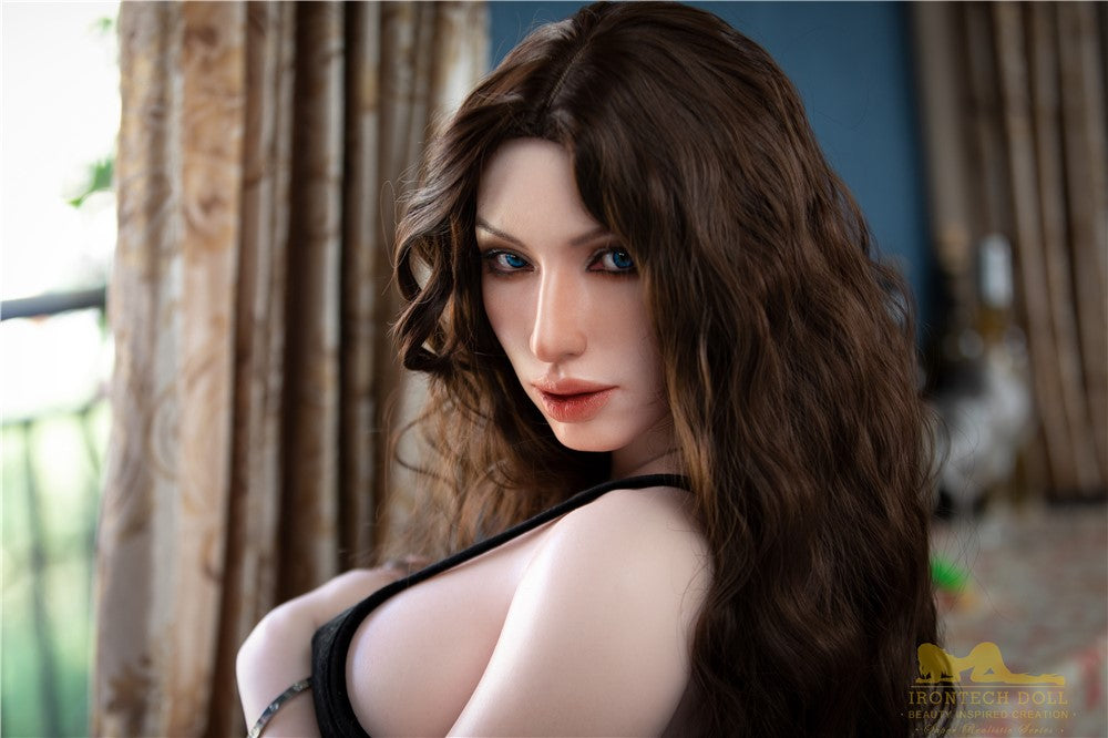 Esmeralda sex pop (Irontech Doll 166 cm C-Cup S28 Silicone)