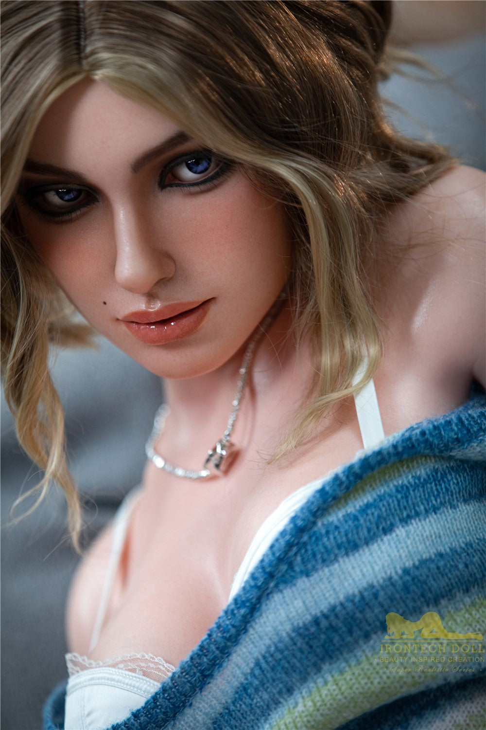 Lotta sekspop (Irontech Doll 152 cm A-cup S17 siliconen)