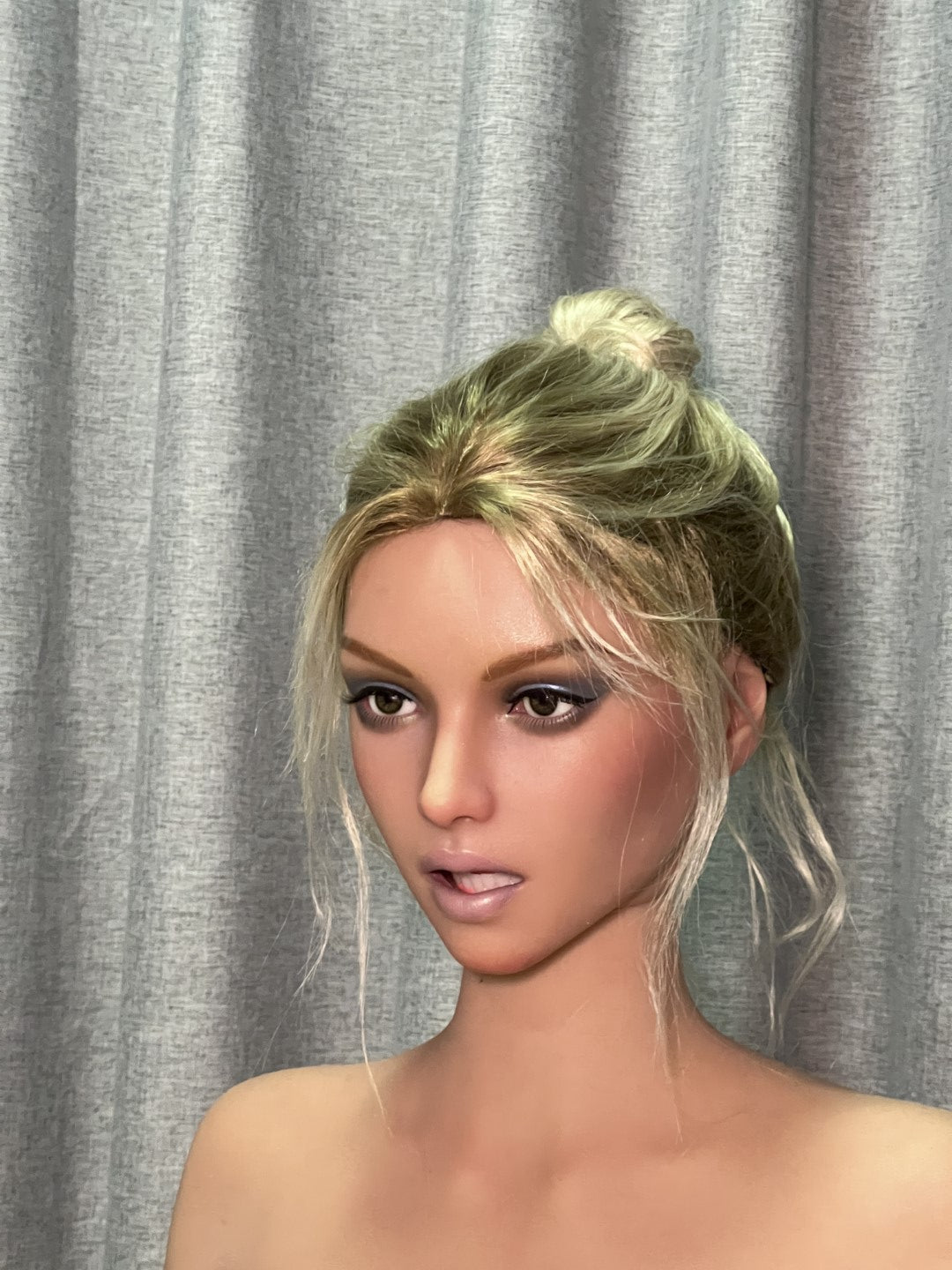 Daisy Sex Doll (Zelex 170 cm C-CUP GE95-2 Siliconen)