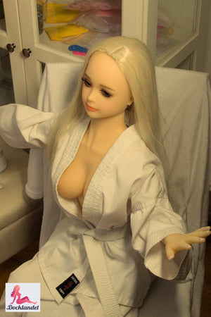 Mirana - Een blonde miniatuurpop (DX Value 125cm D-Kupa TPE) EXPRESS